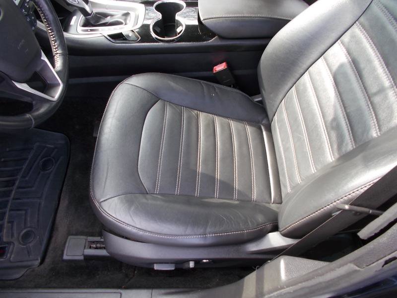 Used 2015 Ford Fusion SE w/ Equipment Group 202A image 25