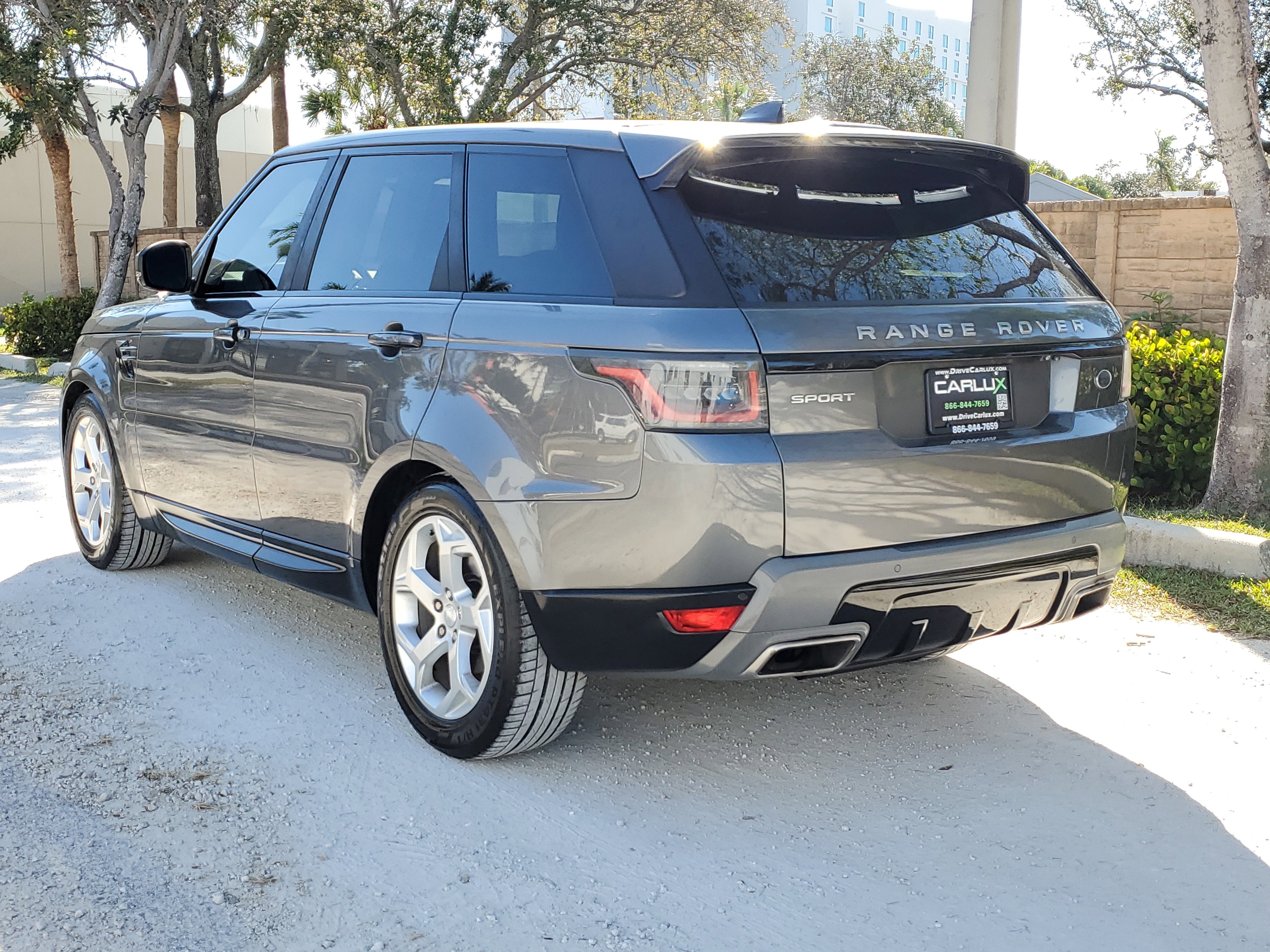 Used 2018 Land Rover Range Rover Sport SE image 10
