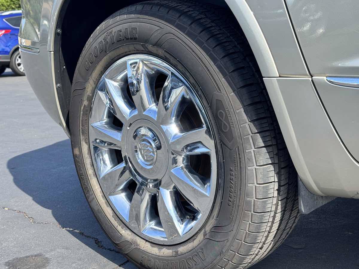 Used 2015 Buick Enclave Leather FWD image 19