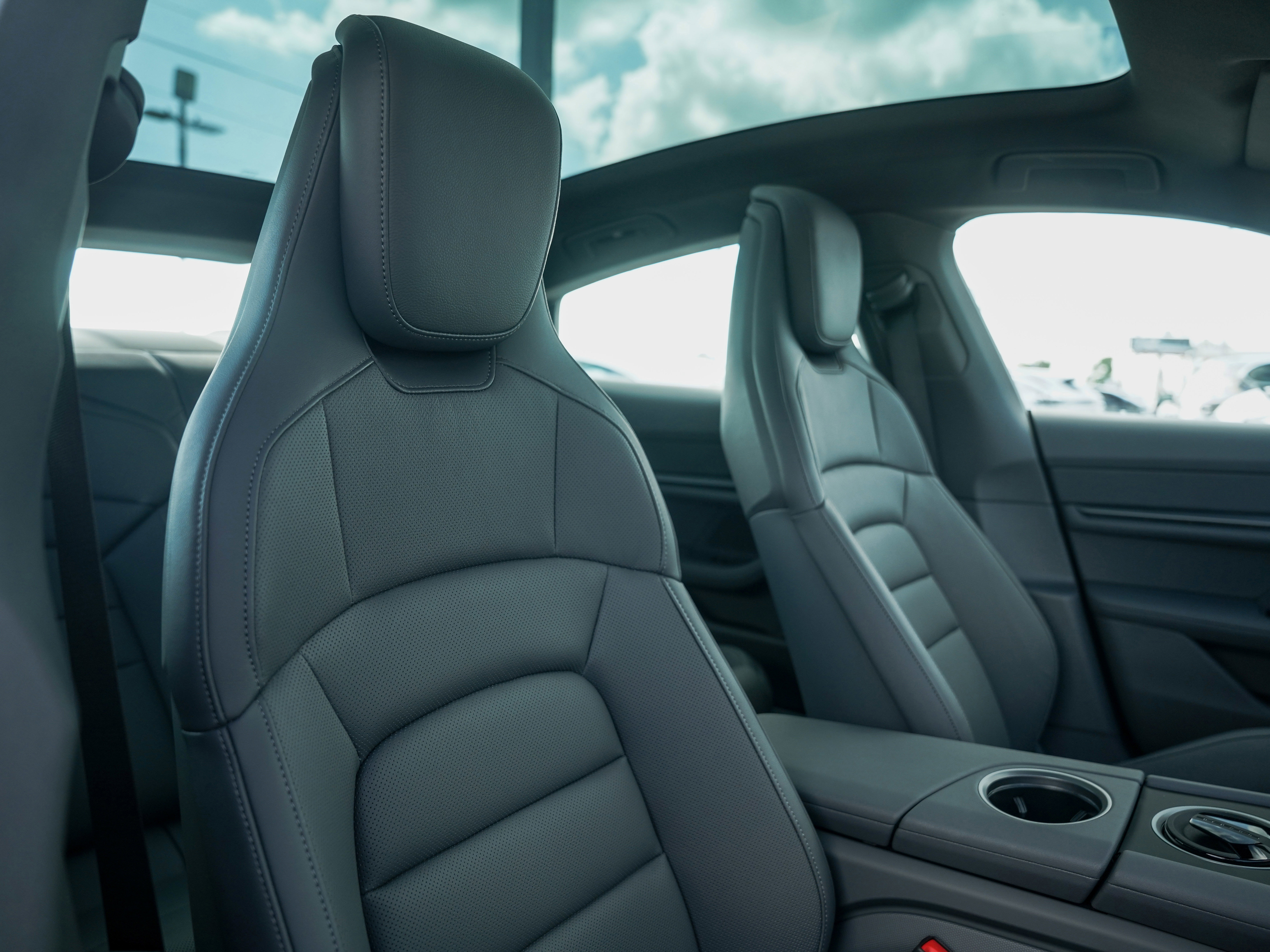 New 2025 Porsche Taycan 4 image 32