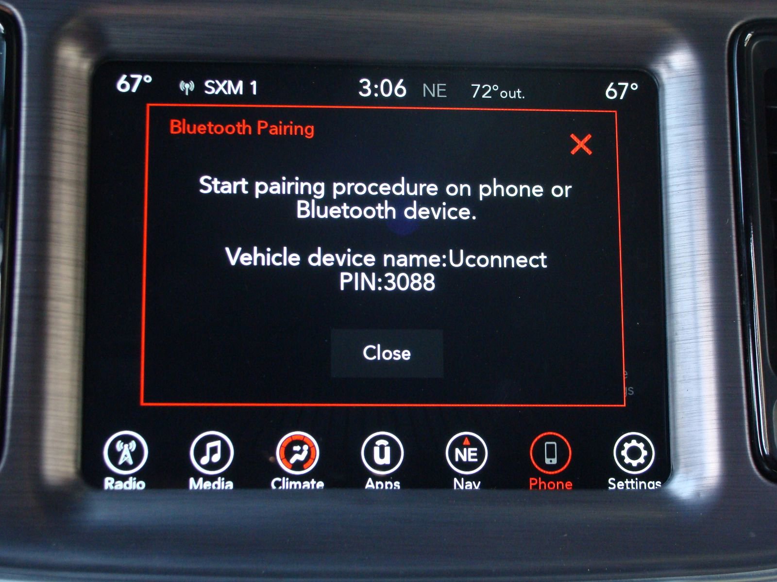 Used 2017 Dodge Challenger R/T w/ Driver Convenience Group RWD image 17