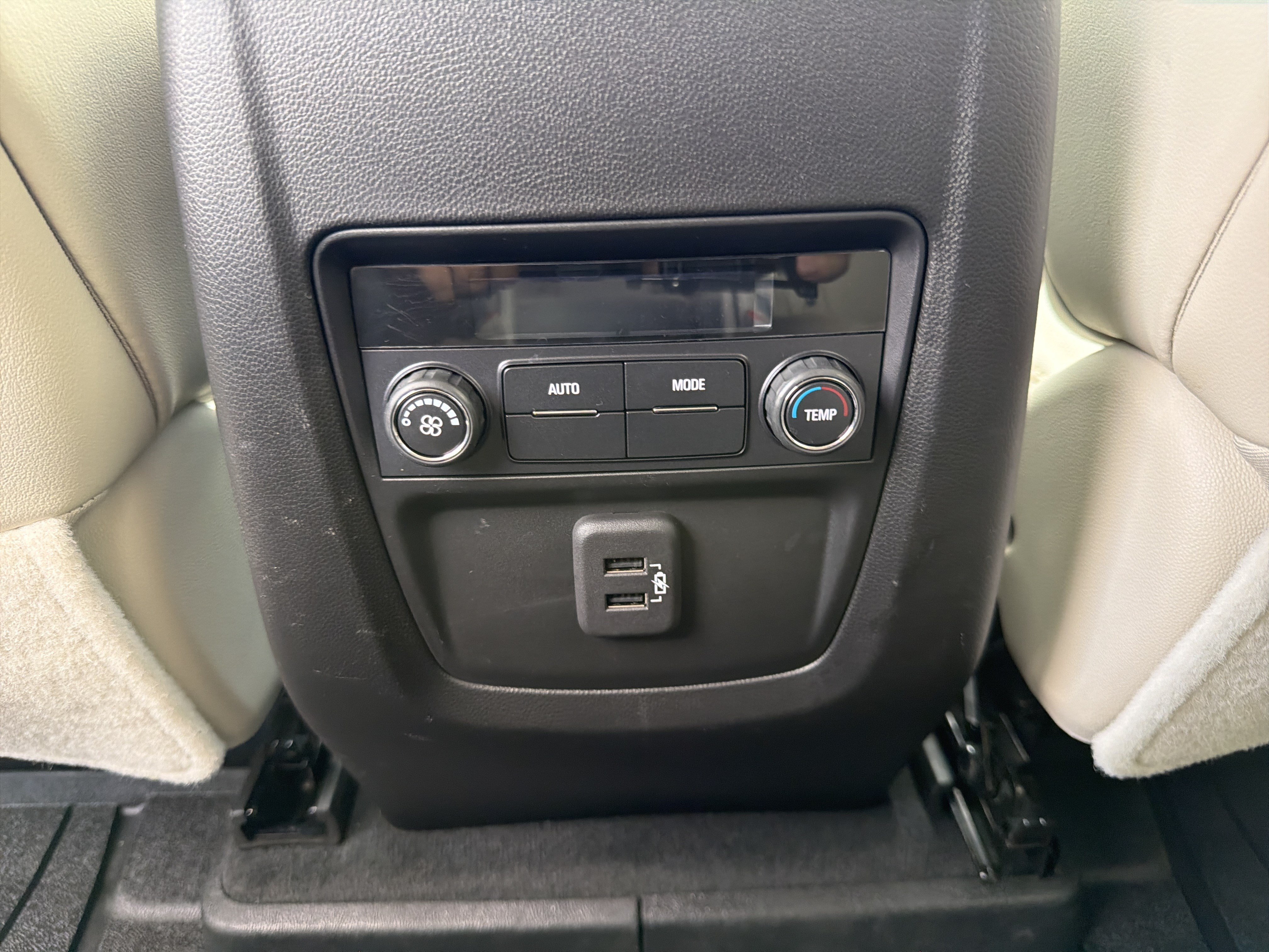 Certified 2023 Buick Enclave Essence w/ Experience Buick Package FWD image 23