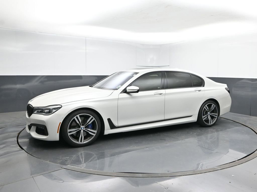Used 2018 BMW 750i 750i 4D Sedan image 2