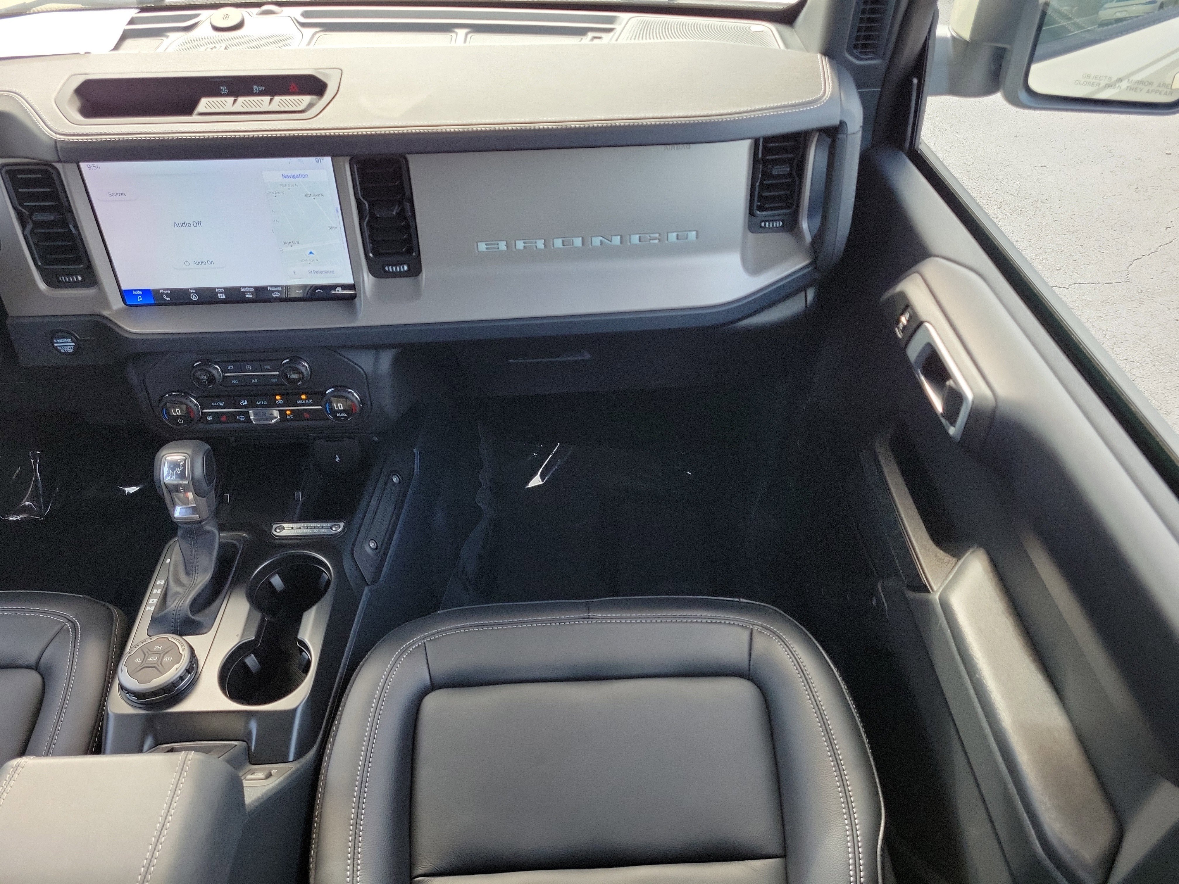 Used 2025 Ford Bronco Outer Banks AWD/4WD image 17