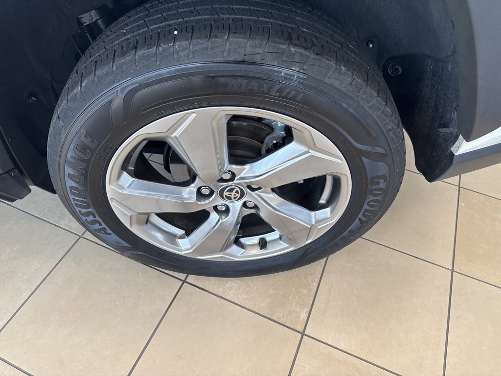 Used 2020 Toyota RAV4 Limited image 10