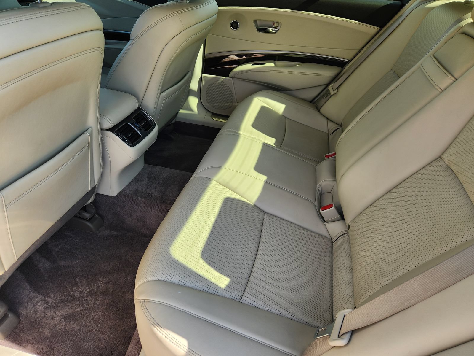 Used 2014 Acura RLX w/ Technology Package FWD image 33