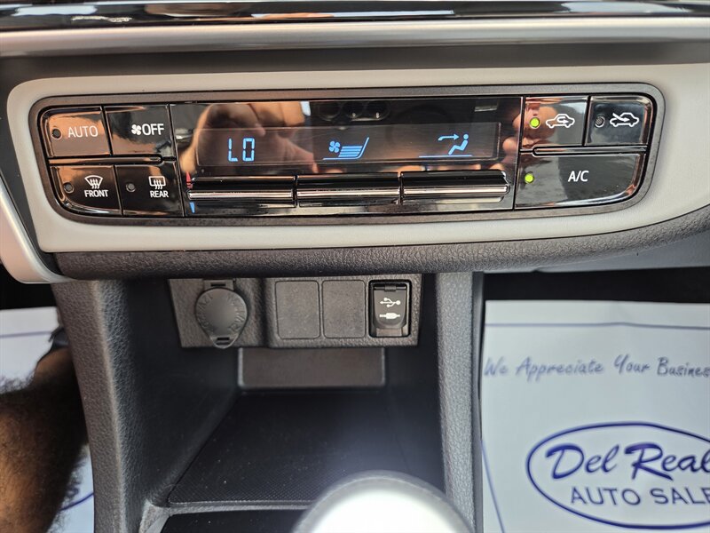 Used 2019 Toyota Corolla LE FWD image 21