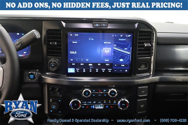 New 2026 Ford F250 Lariat w/ Black Appearance Package image 19