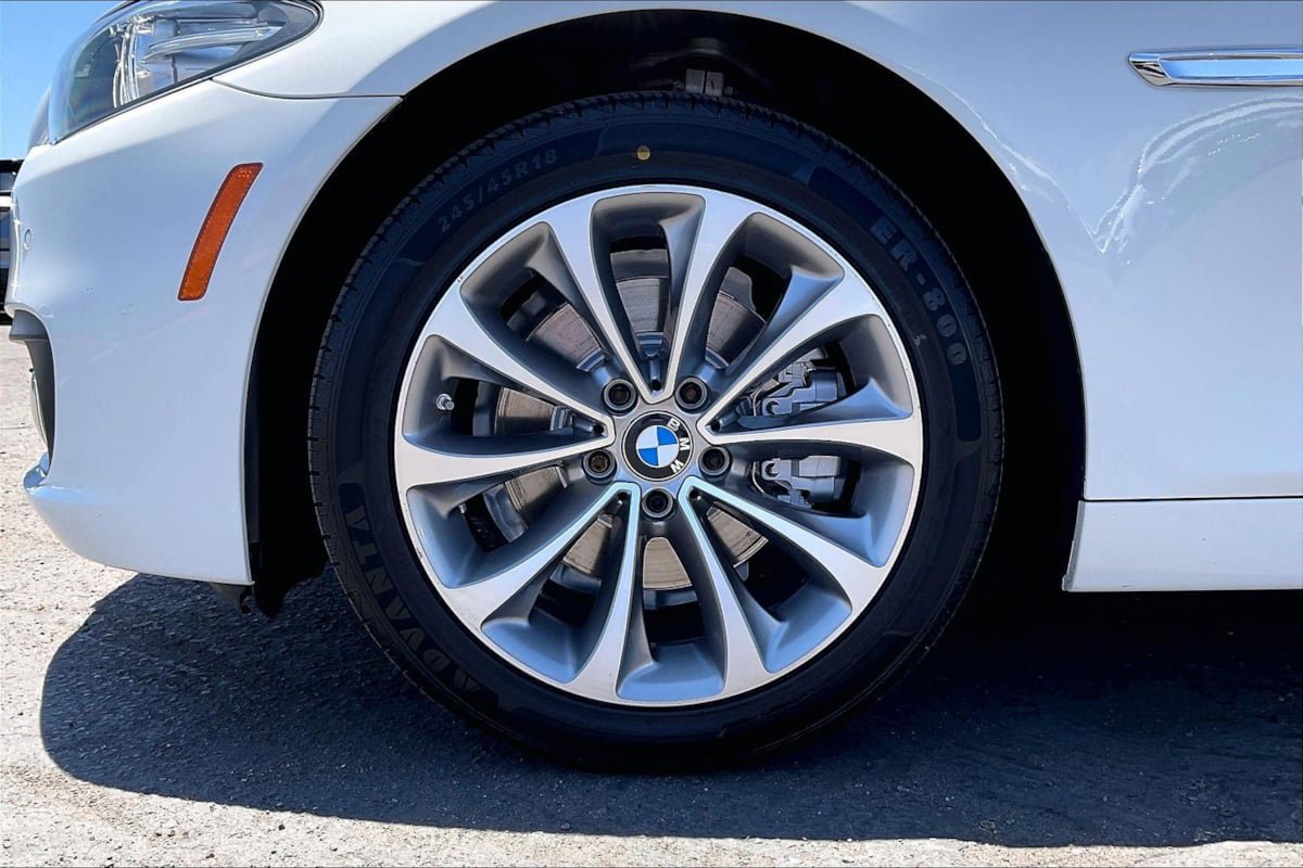 Used 2016 BMW 528i Sedan RWD image 9