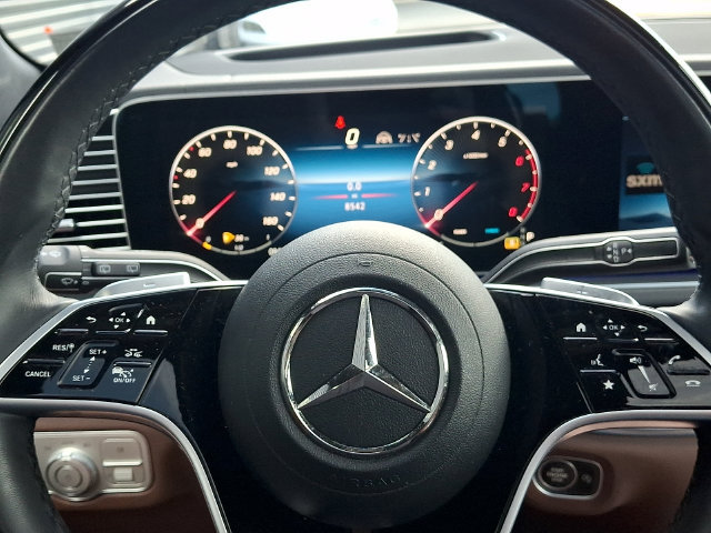 Used 2025 Mercedes-Benz GLS 450 4MATIC image 23