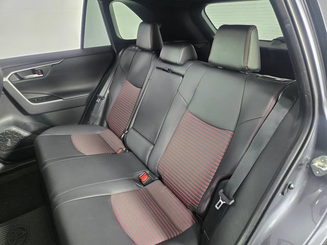 Used 2025 Toyota RAV4 XSE w/ Weather Package AWD/4WD image 17