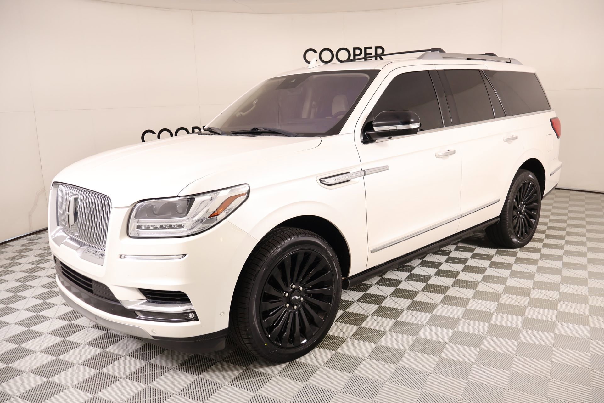 Used 2019 Lincoln Navigator Reserve AWD/4WD image 11