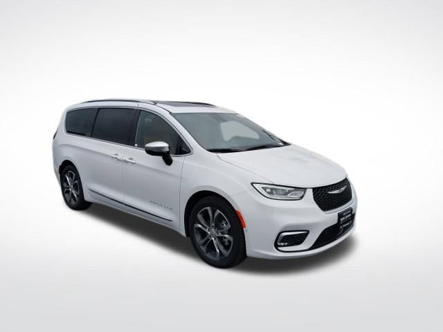 New 2026 Chrysler Pacifica Pinnacle image 2