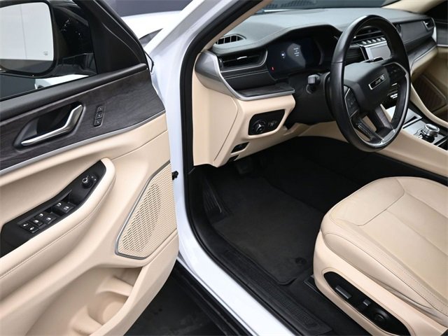 Used 2022 Jeep Grand Cherokee L Limited image 13