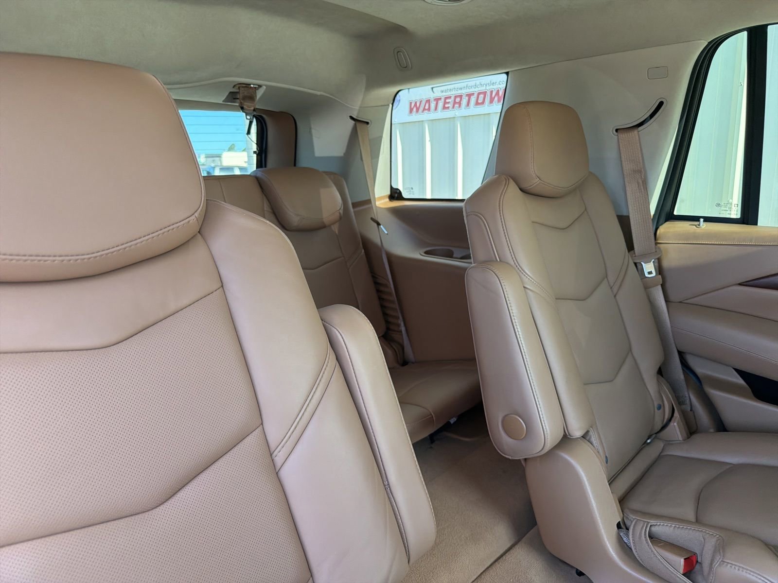 Used 2016 Cadillac Escalade Platinum AWD/4WD image 9