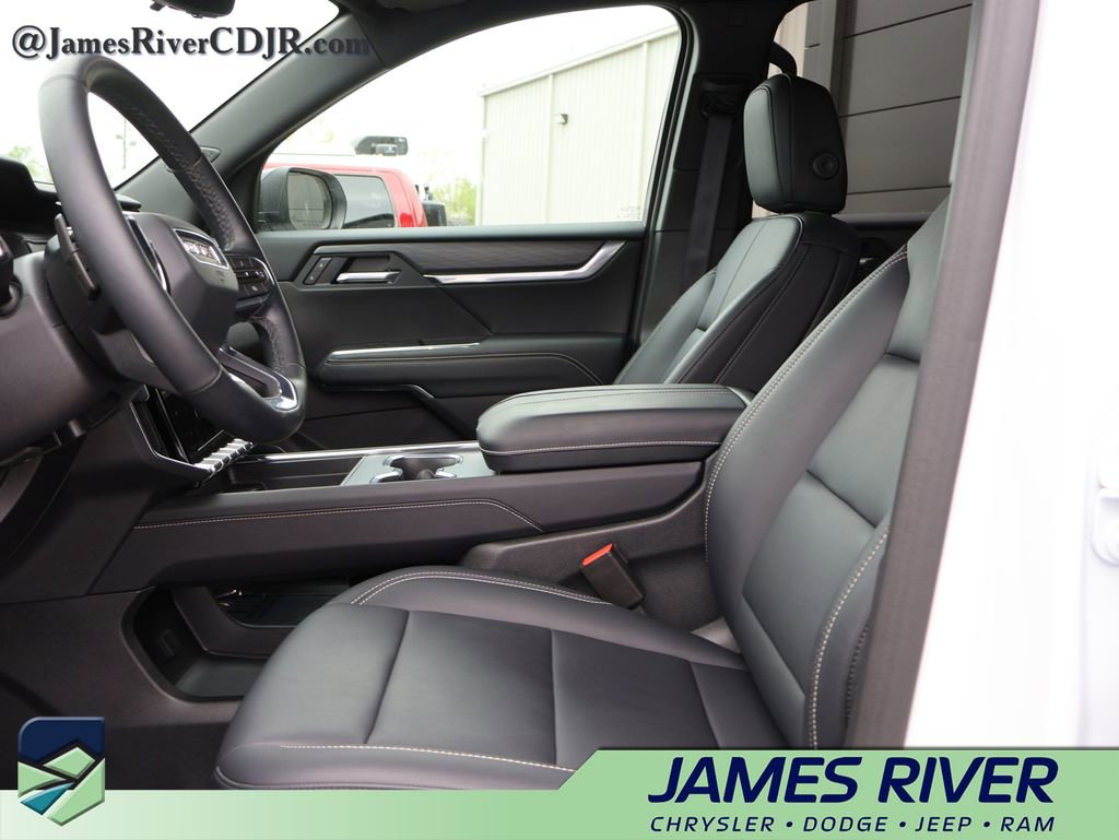 Used 2026 GMC Acadia Elevation w/ Elevation Premium Package AWD/4WD image 24