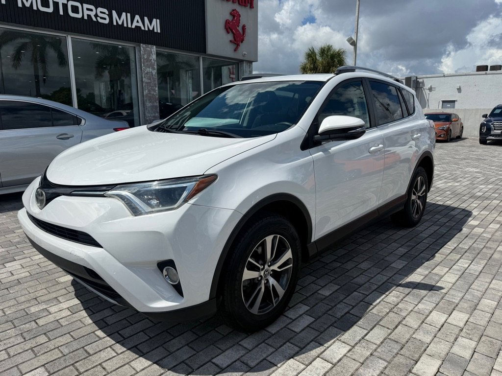Used 2018 Toyota RAV4 XLE image 4