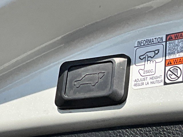 Used 2018 Toyota RAV4 Limited image 37