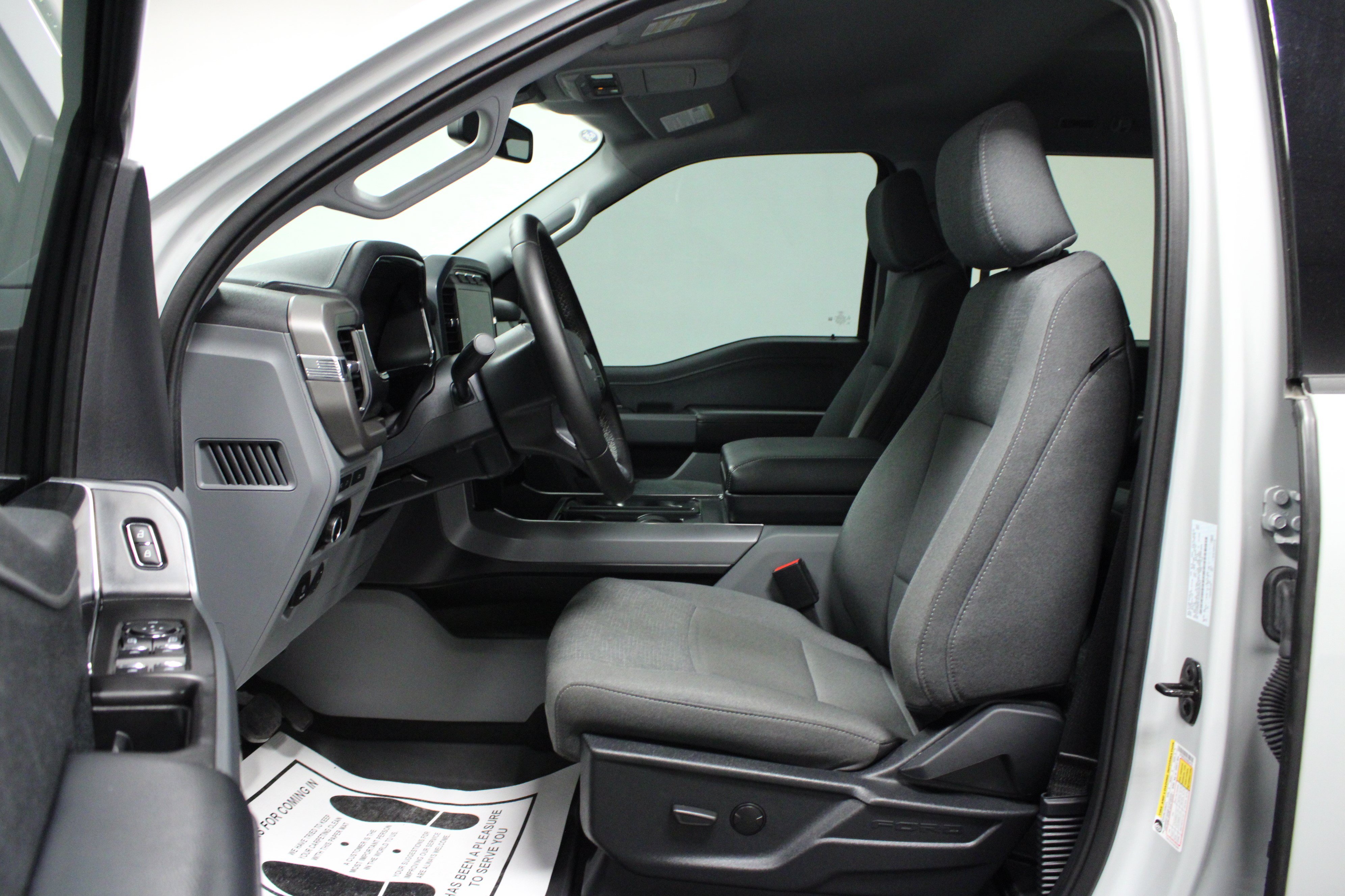 Used 2024 Ford F150 Lightning XLT AWD/4WD image 12