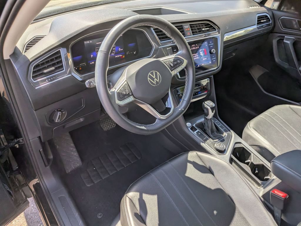 Used 2022 Volkswagen Tiguan SE AWD/4WD image 11