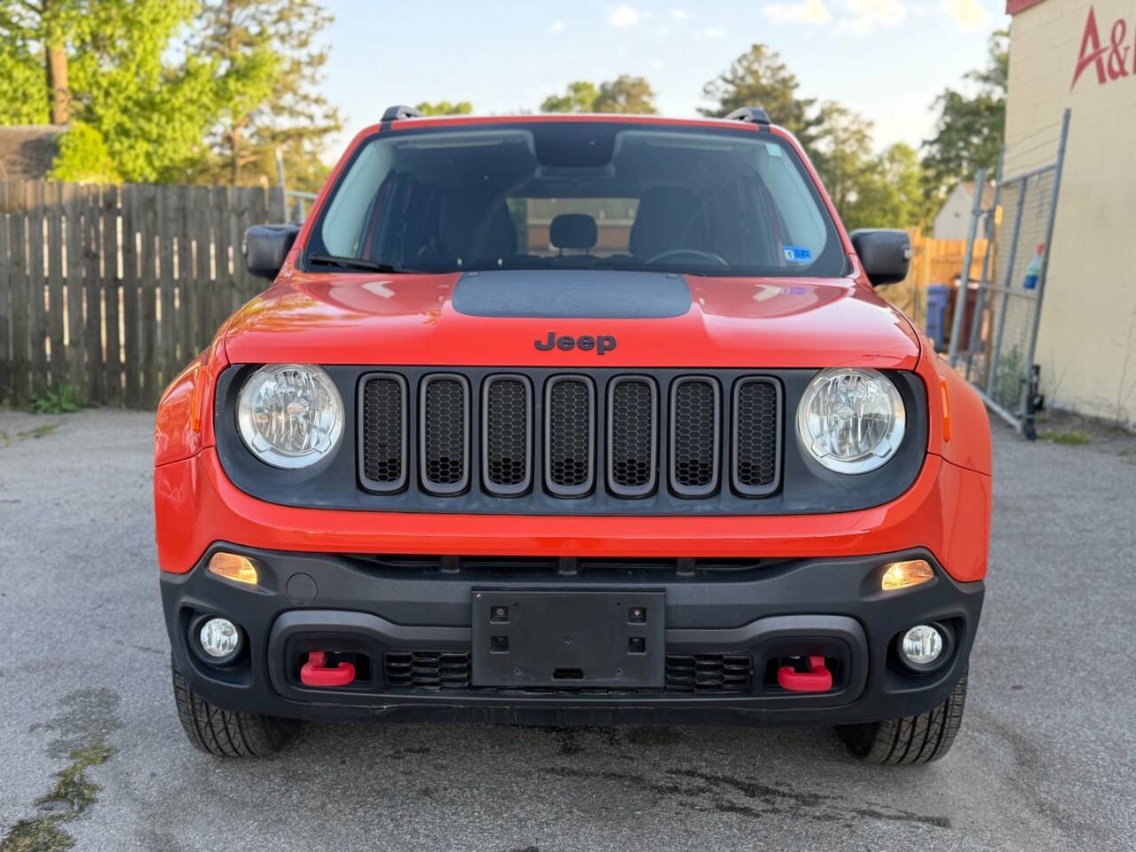 Used 2015 Jeep Renegade Trailhawk w/ Popular Equipment Group AWD/4WD image 2