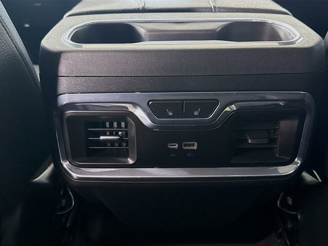 Used 2024 GMC Sierra 3500 Denali w/ Denali Reserve Package image 30