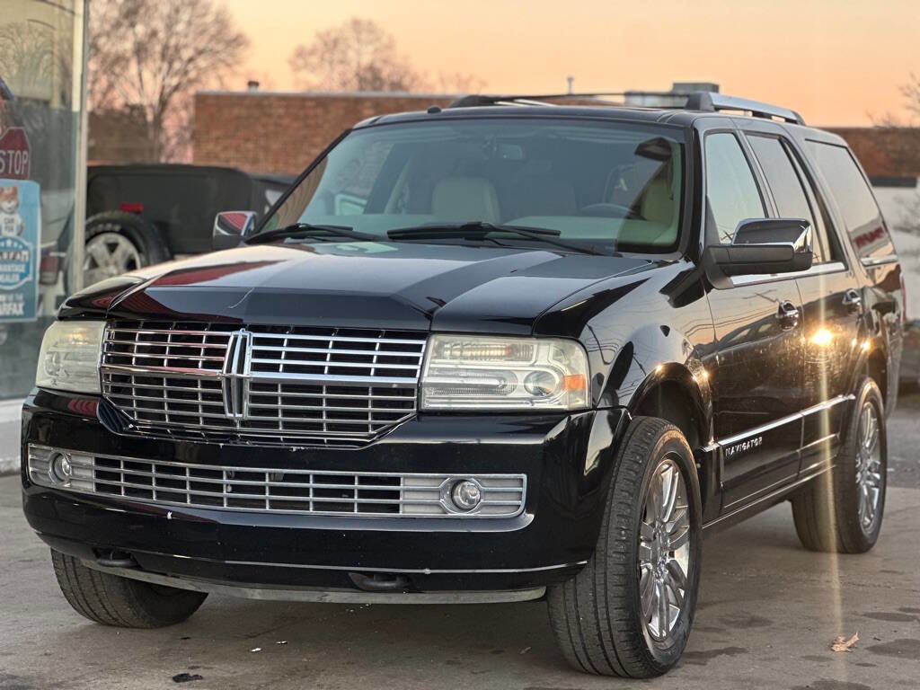 Used 2008 Lincoln Navigator 4WD image 3