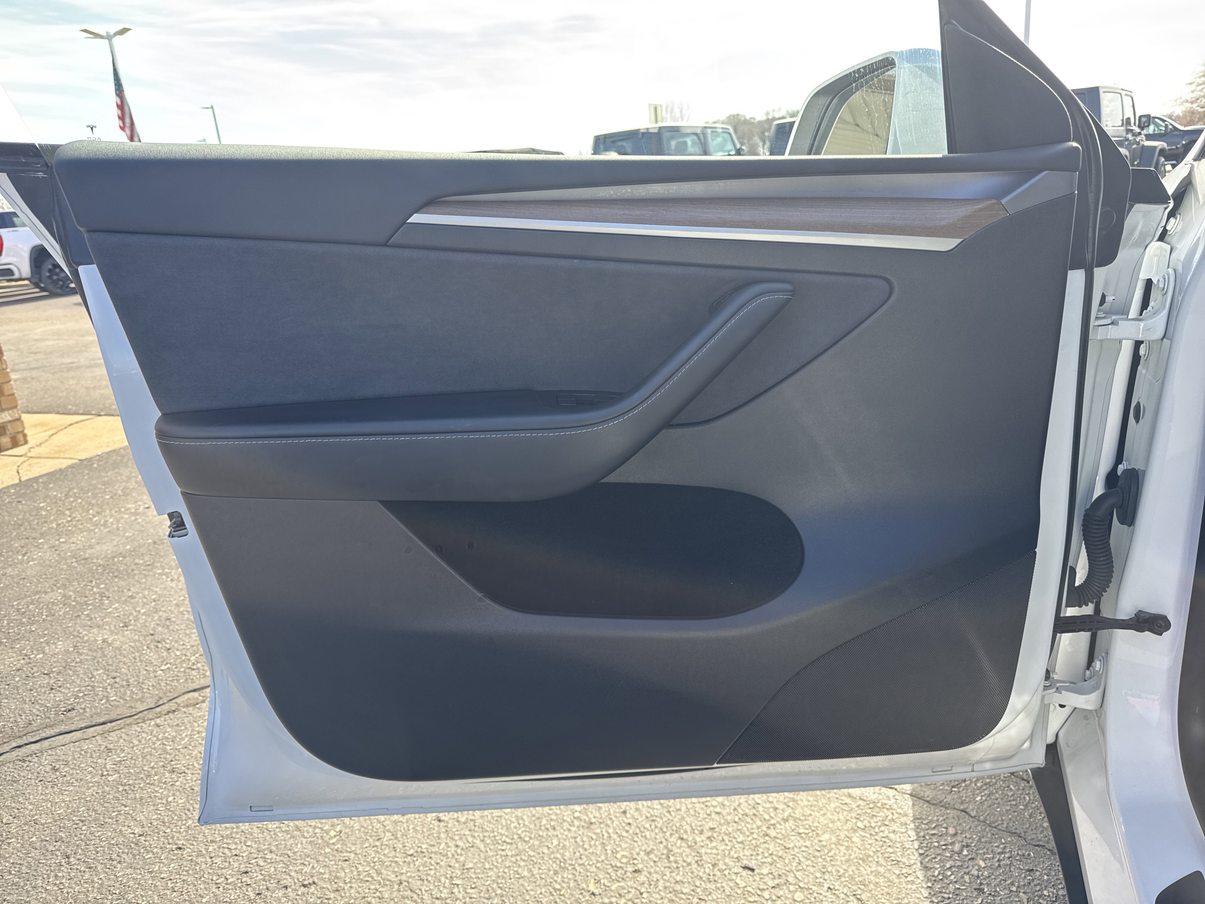 Used 2023 Tesla Model Y Long Range image 12