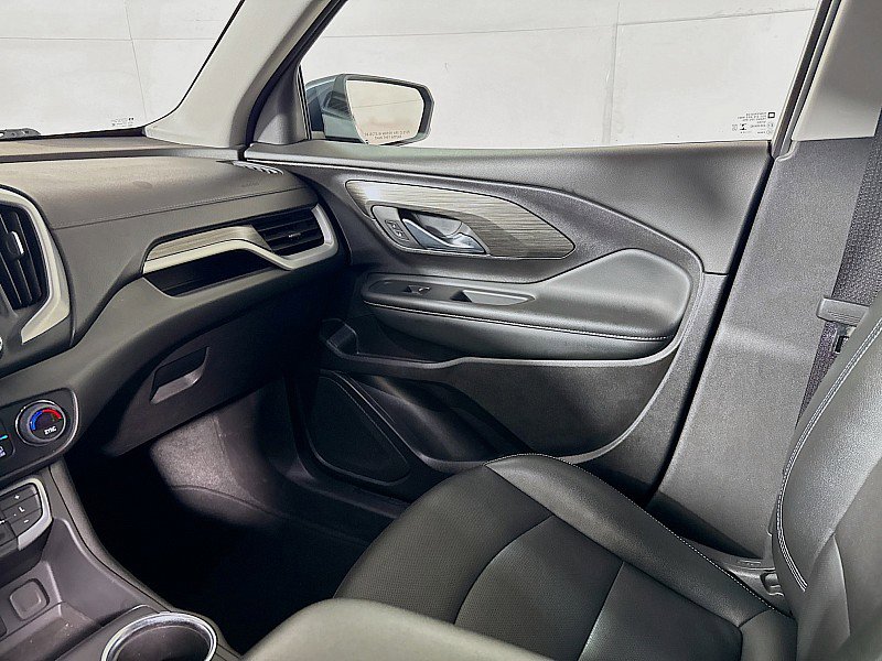 Used 2024 GMC Terrain SLT image 23