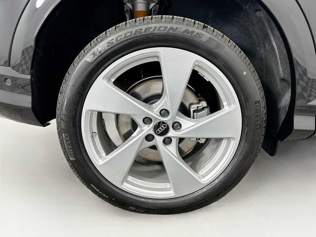 Used 2025 Audi Q5 Premium Plus AWD/4WD image 32