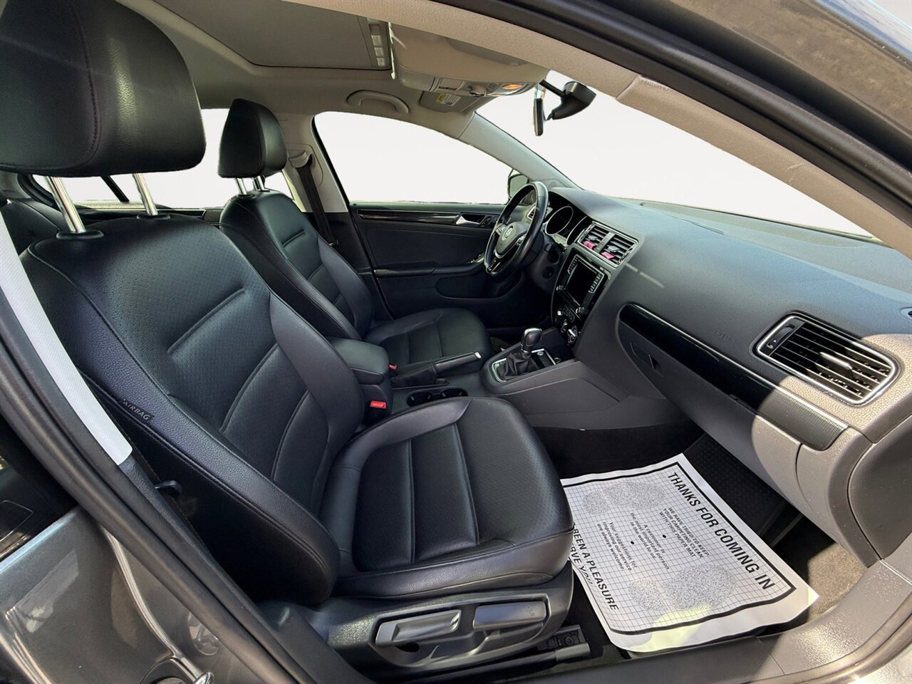 Used 2016 Volkswagen Jetta SEL FWD image 16
