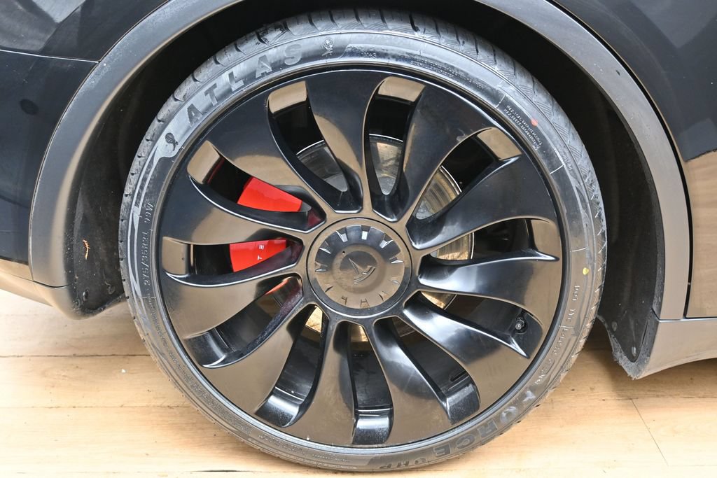 Used 2024 Tesla Model Y Performance AWD/4WD image 12