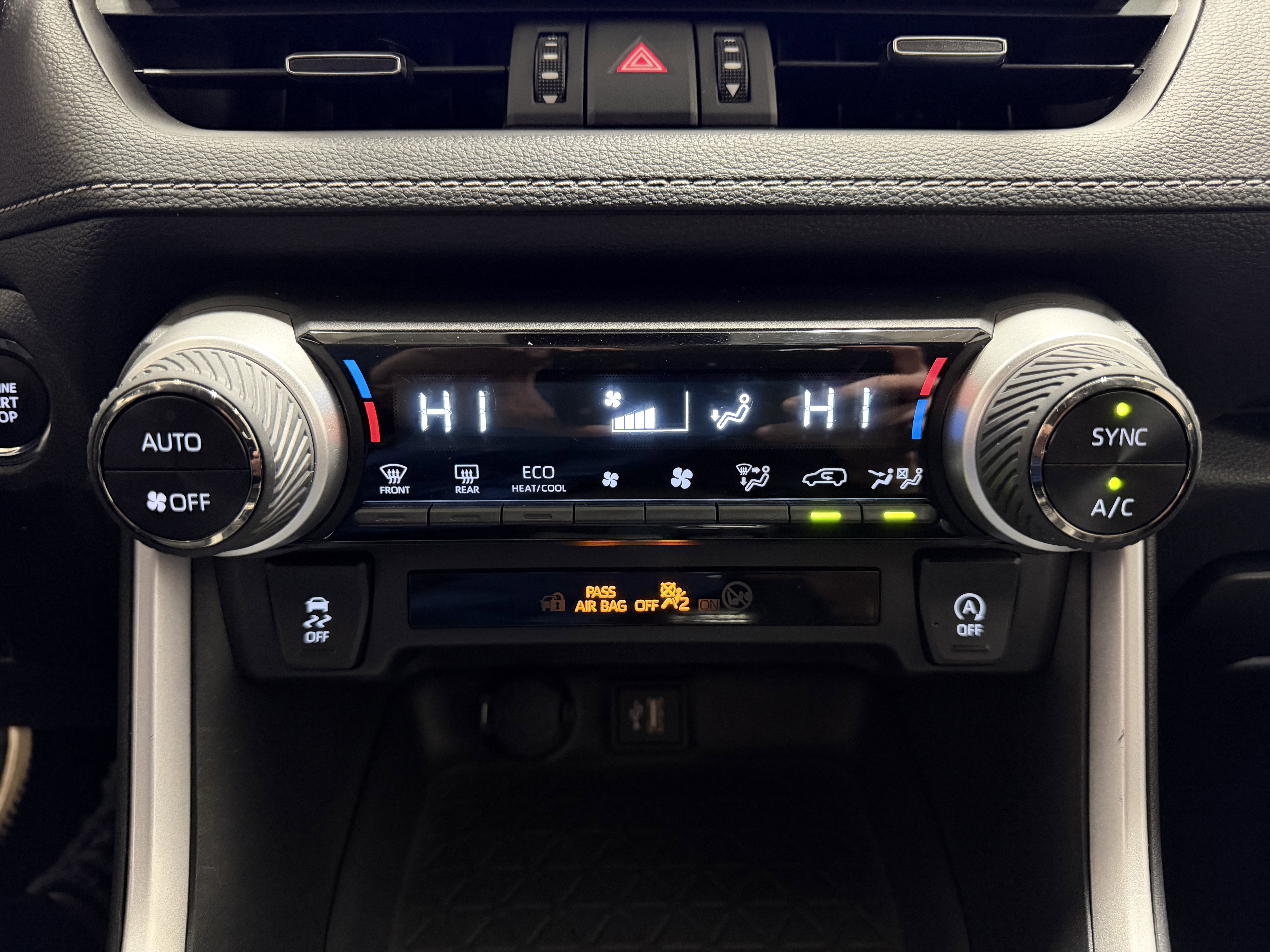 Used 2025 Toyota RAV4 XLE Premium image 18