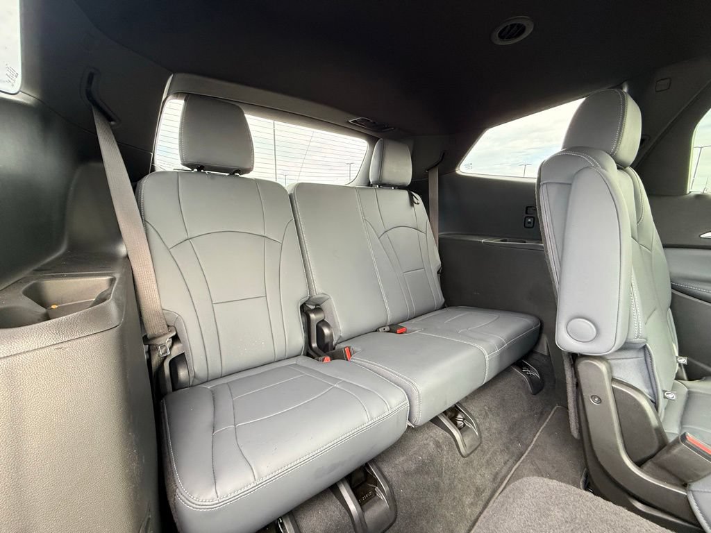 Used 2024 Buick Enclave Essence FWD image 28