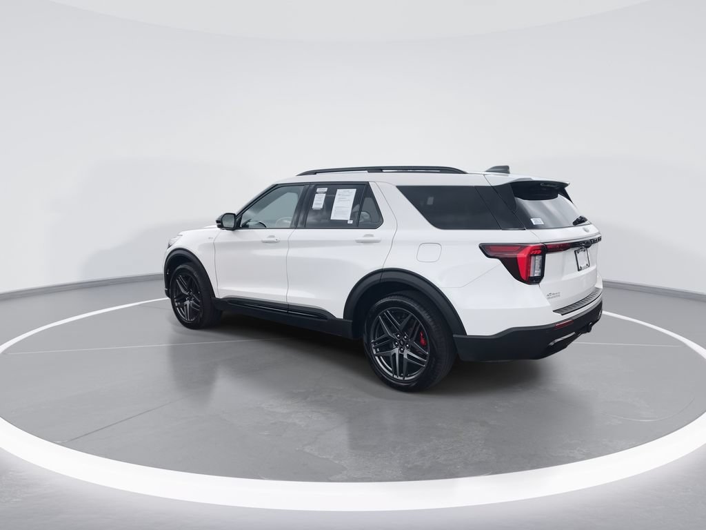 Used 2025 Ford Explorer ST-Line w/ ST-Line Street Pack AWD/4WD image 6