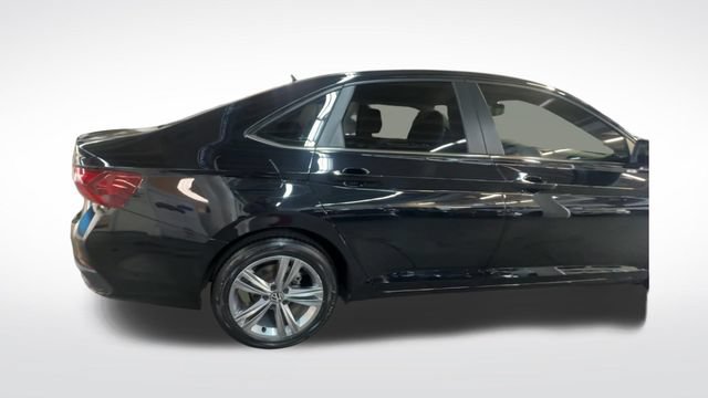 Certified 2023 Volkswagen Jetta SE FWD image 9