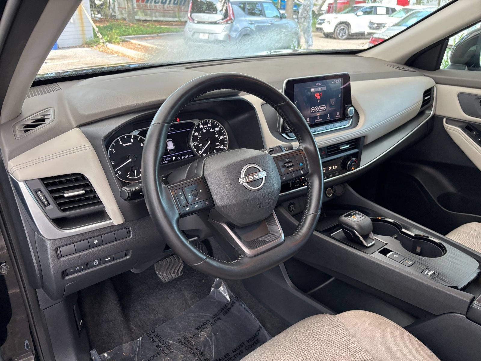Used 2025 Nissan Rogue SV FWD image 30