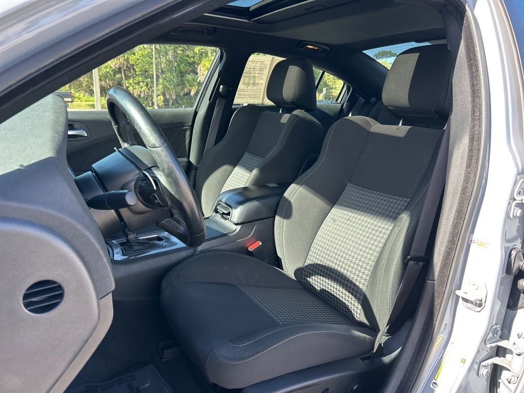 Used 2022 Dodge Charger GT image 4