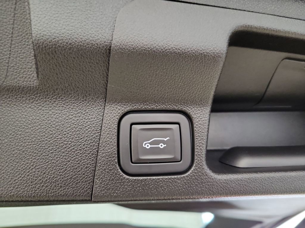 Certified 2023 GMC Acadia SLT AWD/4WD image 19
