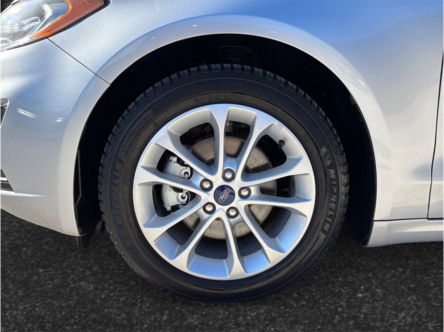Used 2019 Ford Fusion SE FWD image 13