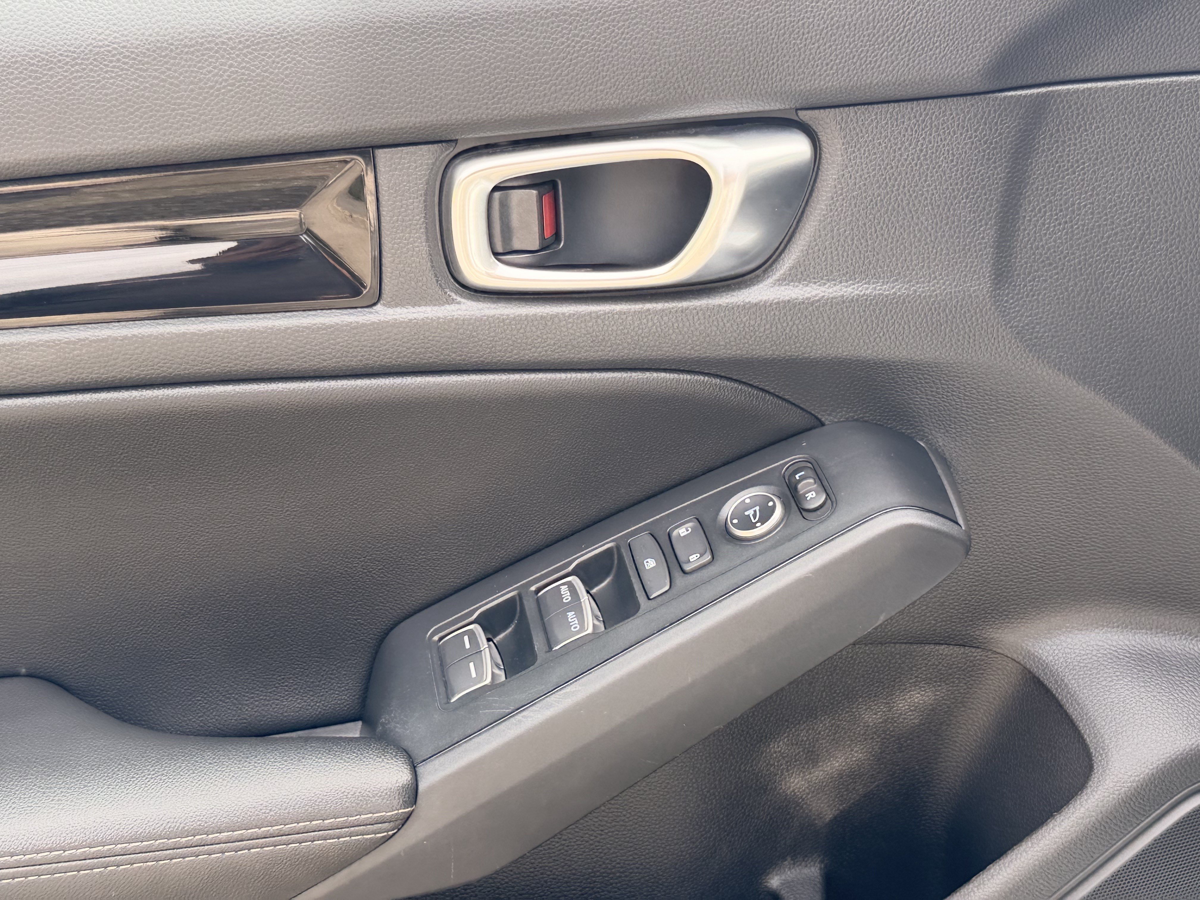 Used 2024 Honda Civic EX-L image 11