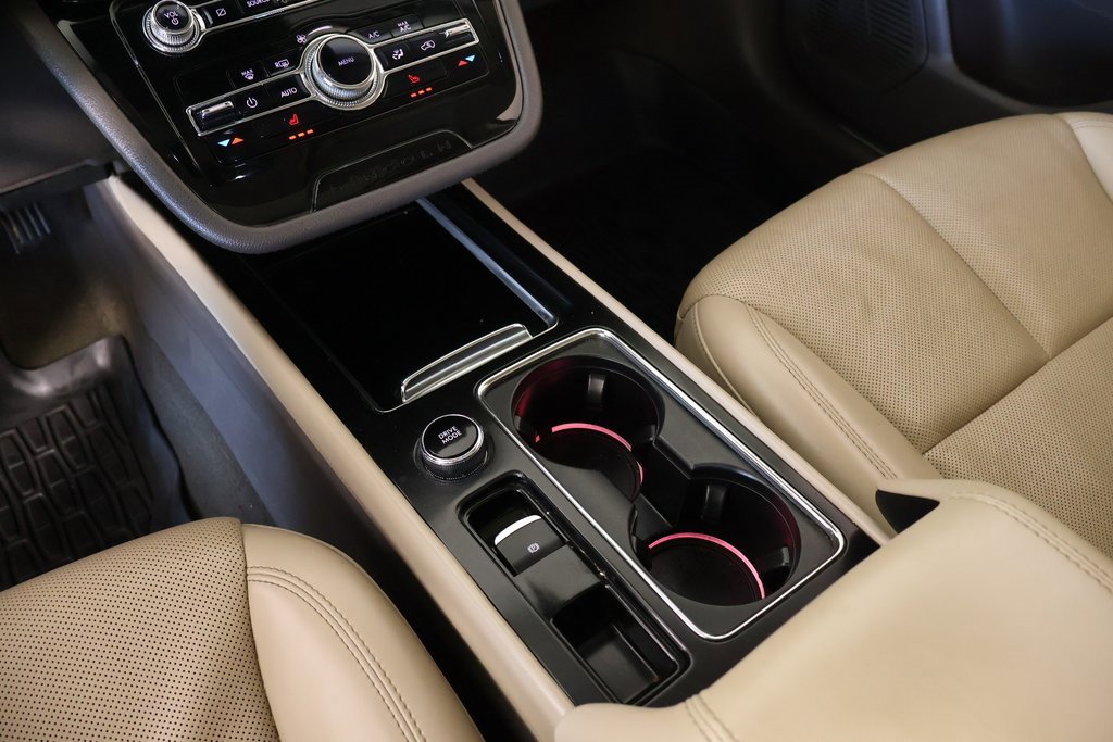 Used 2021 Lincoln Corsair AWD w/ Premium Package image 9