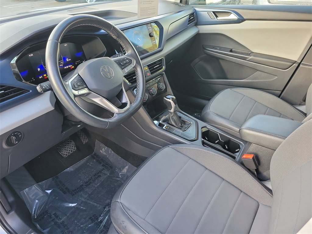 Certified 2023 Volkswagen Taos SE w/ Black Wheel Package image 14