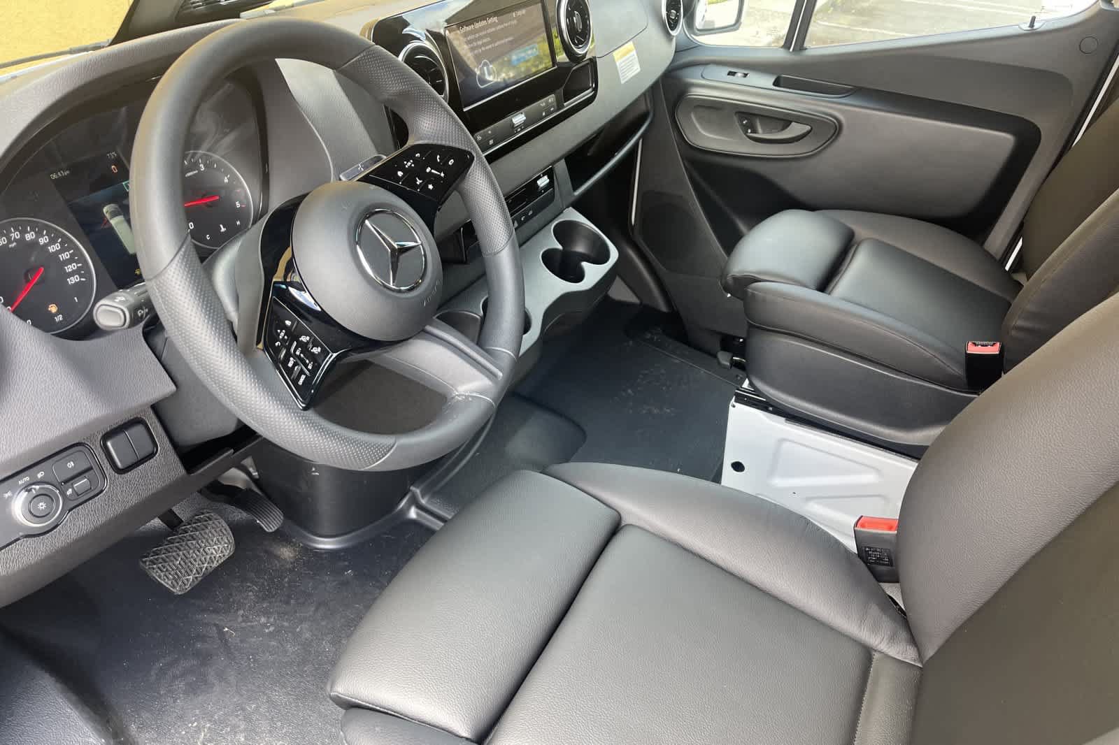 New 2025 Mercedes-Benz Sprinter 2500 image 6