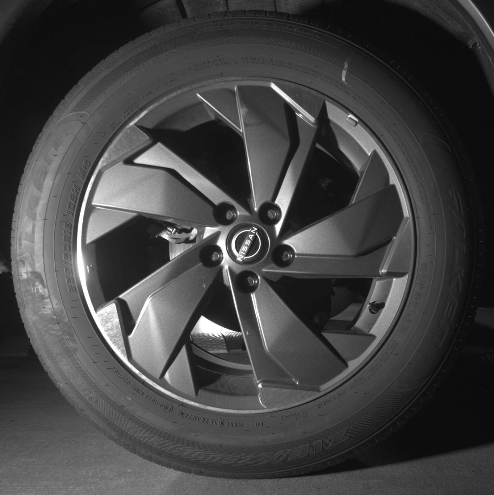 Used 2025 Nissan Rogue SV FWD image 15
