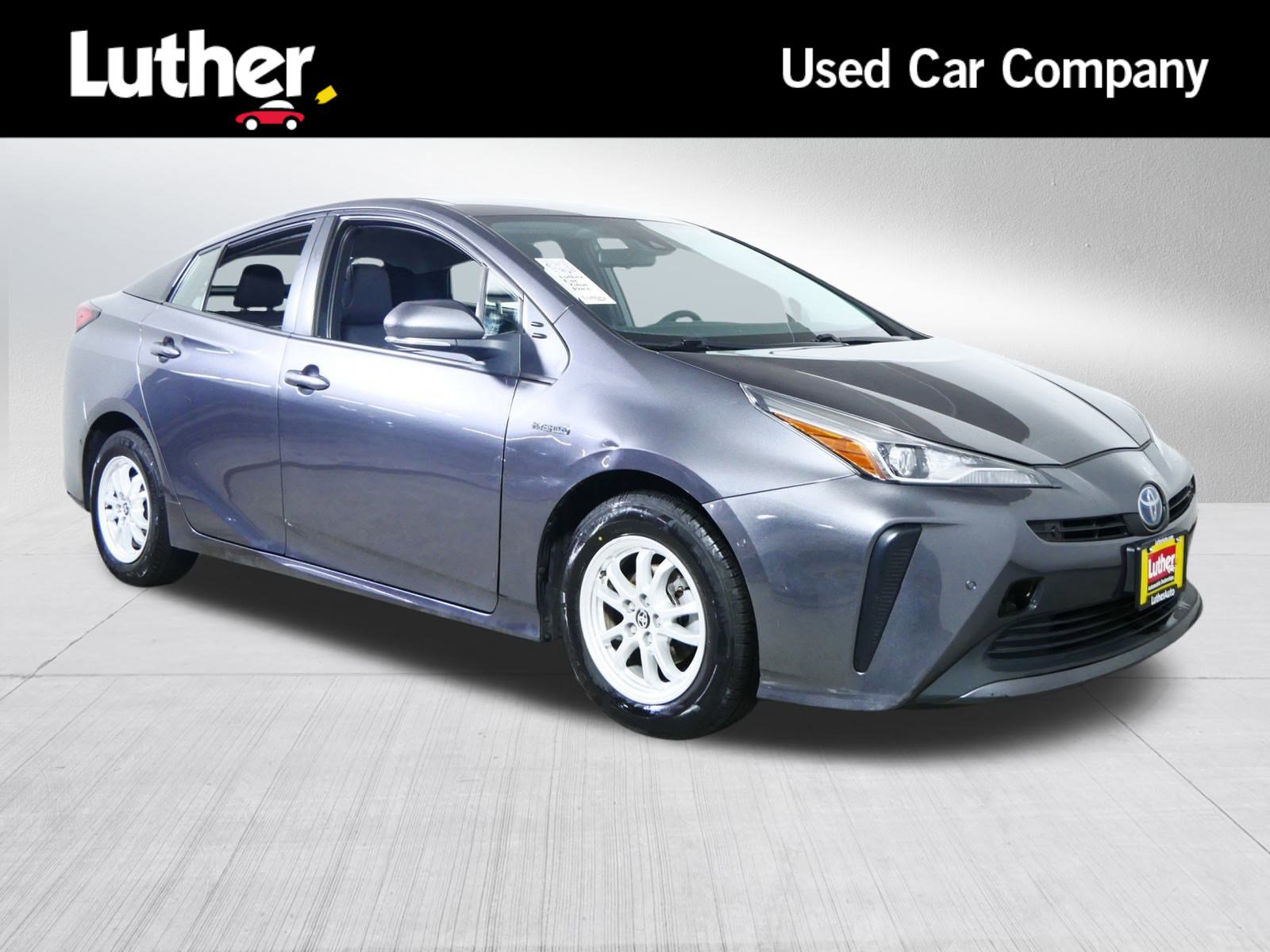 Used 2022 Toyota Prius LE image 1