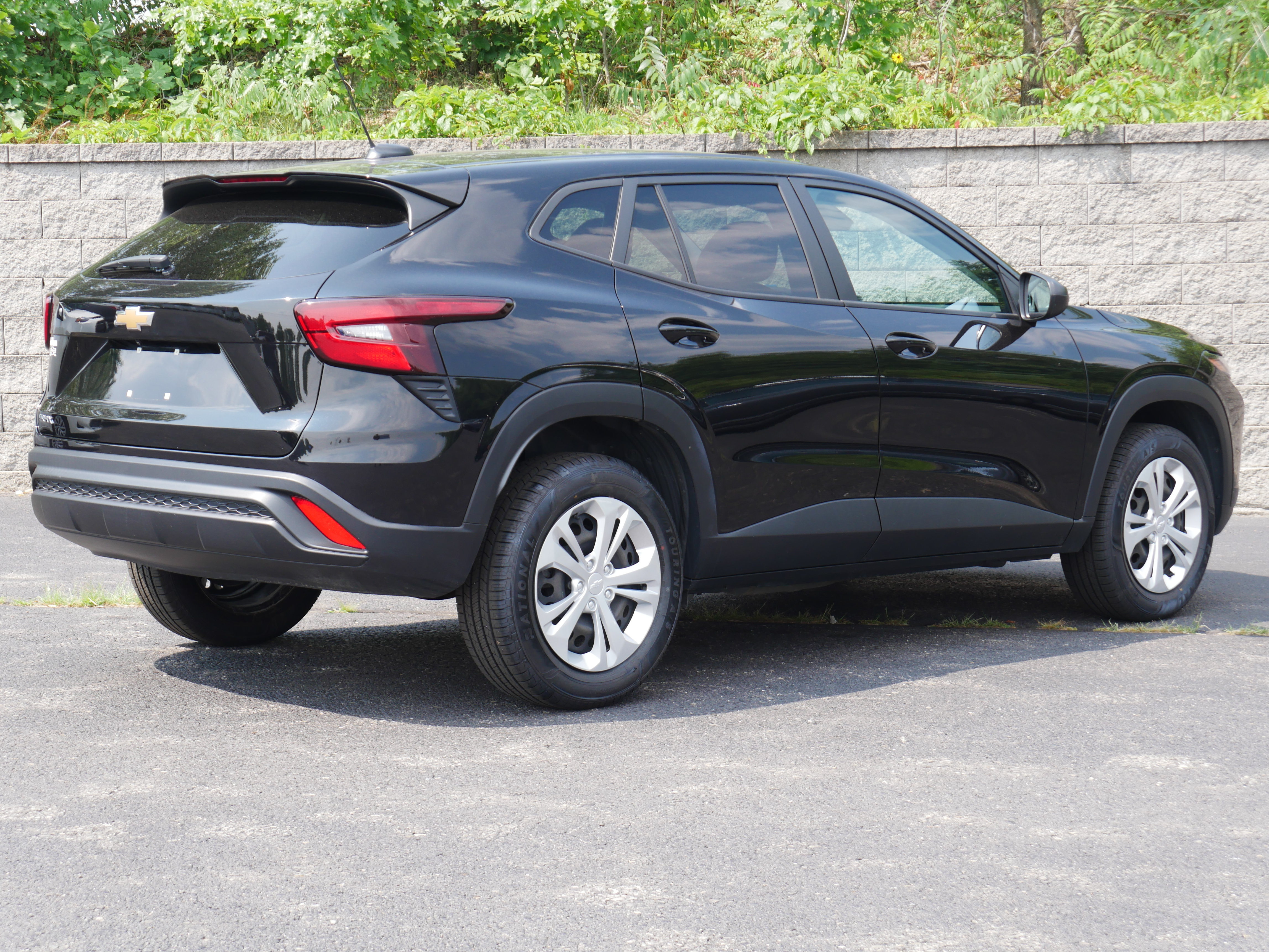 Certified 2024 Chevrolet Trax LS FWD image 7