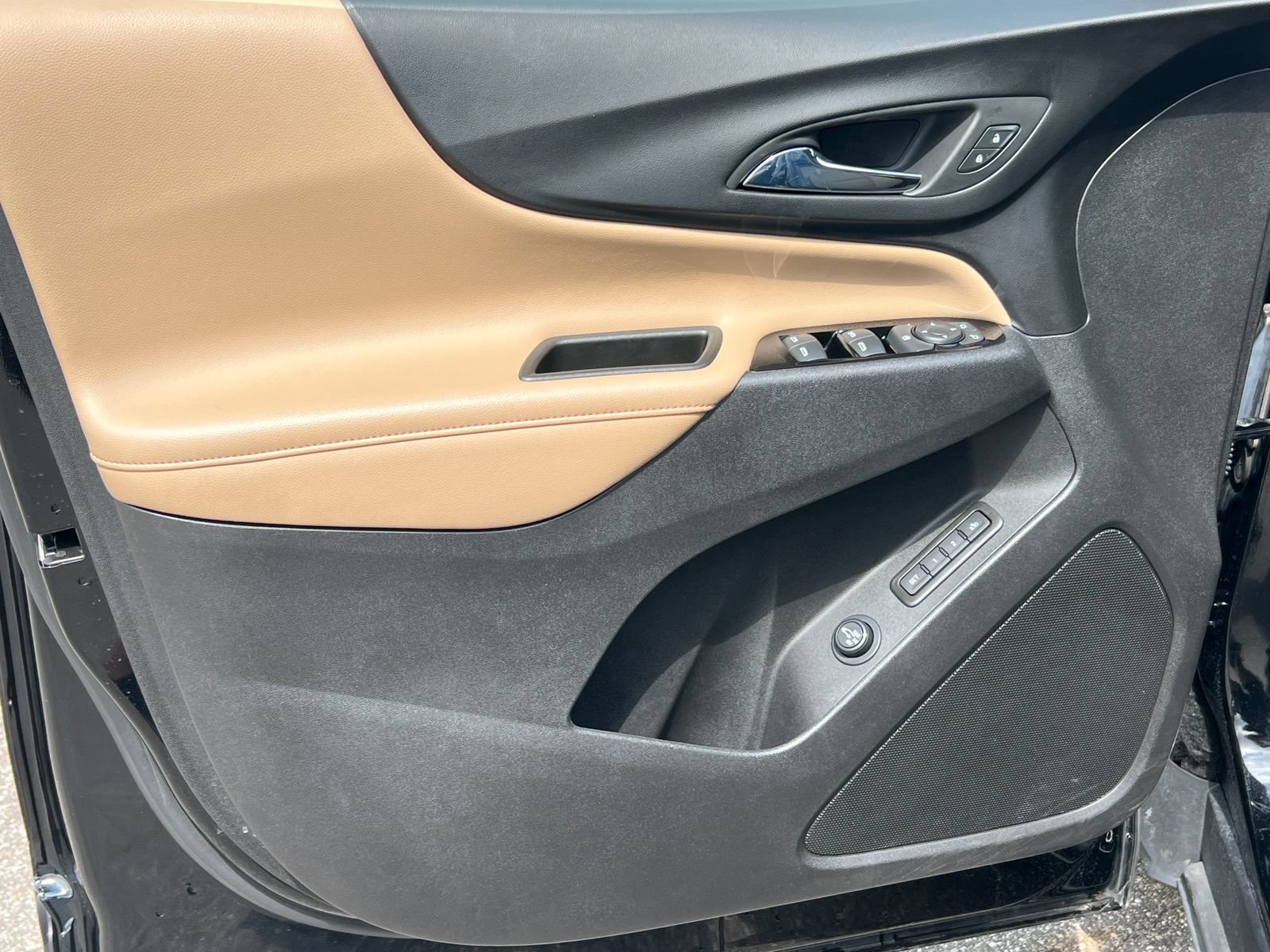 Certified 2024 Chevrolet Equinox Premier FWD image 18