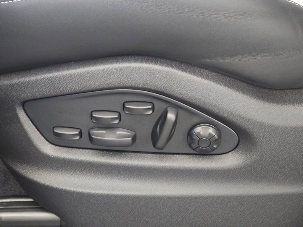 New 2026 Porsche Cayenne GTS image 27