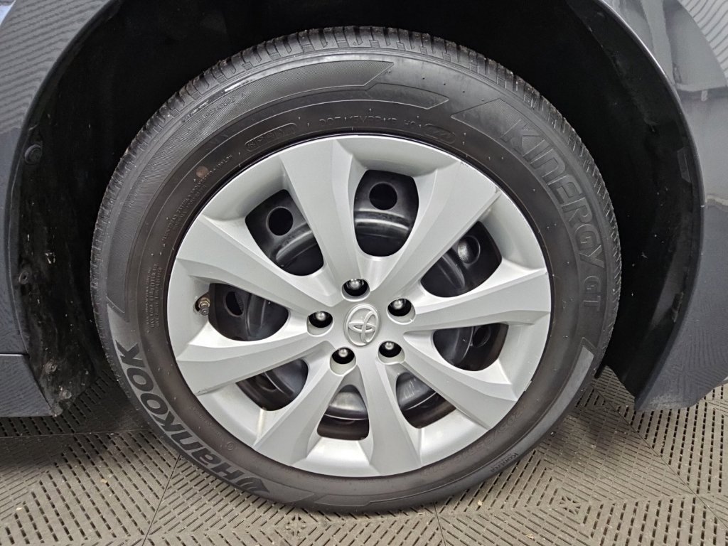 Used 2023 Toyota Corolla LE FWD image 43